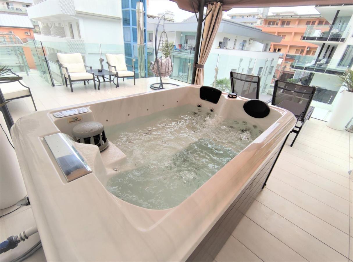Hotel Rossini 4S Λινιάνο Σαμπιαντόρο Εξωτερικό φωτογραφία