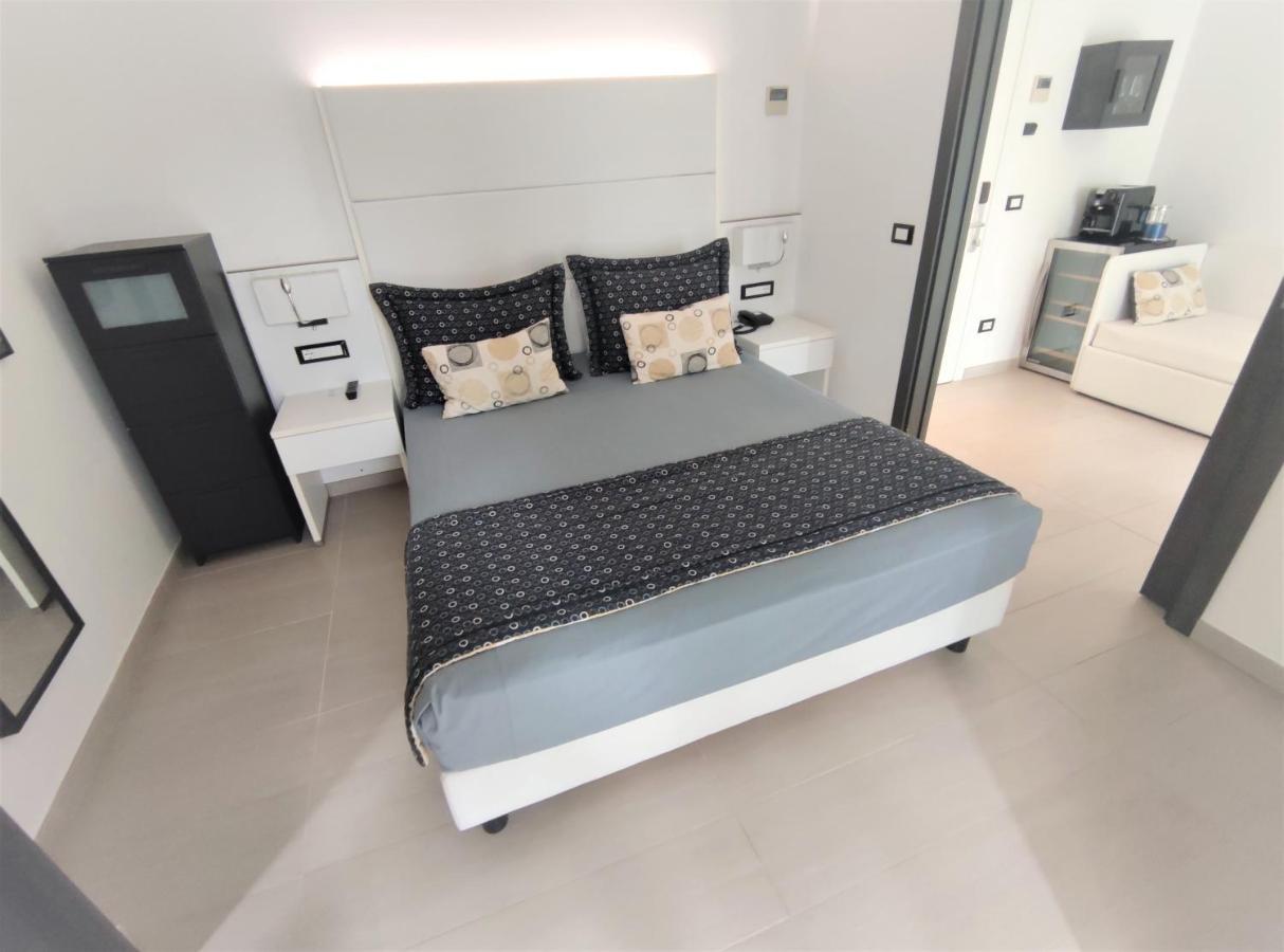 Hotel Rossini 4S Λινιάνο Σαμπιαντόρο Εξωτερικό φωτογραφία
