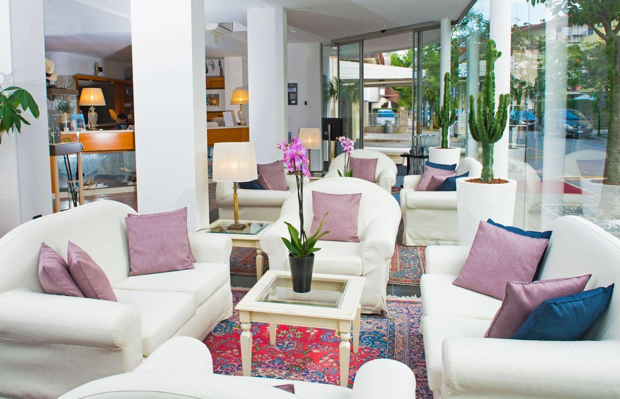 Hotel Rossini 4S Λινιάνο Σαμπιαντόρο Εξωτερικό φωτογραφία
