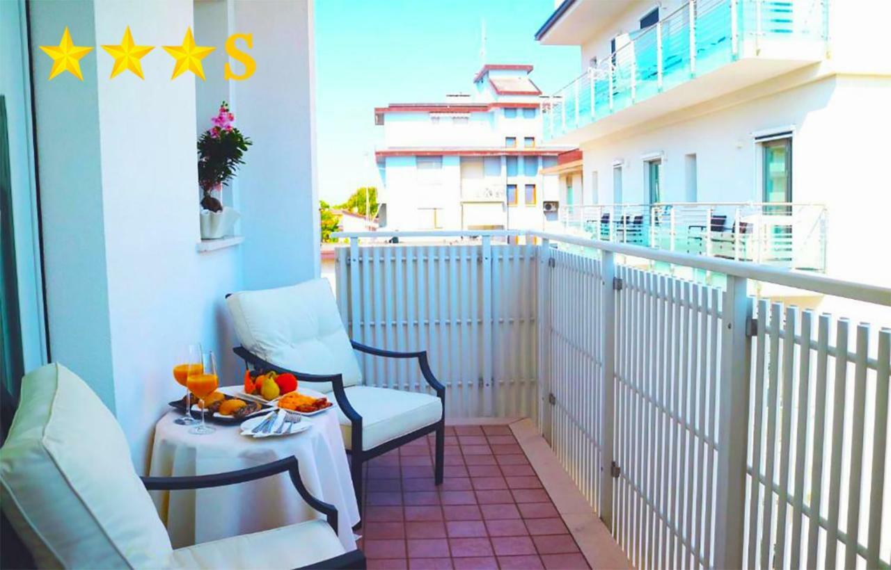 Hotel Rossini 4S Λινιάνο Σαμπιαντόρο Εξωτερικό φωτογραφία